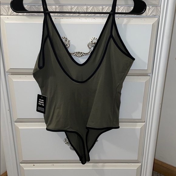 Express bodysuit - Picture 2 of 5